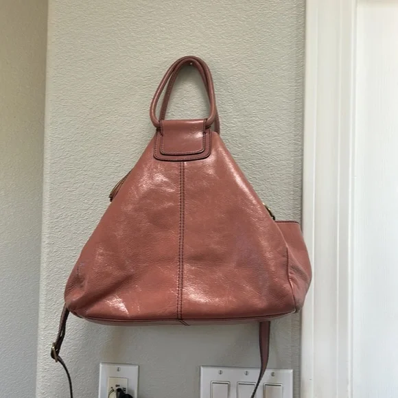 Hobo bag. Light pinkish. - Picture 2 of 4
